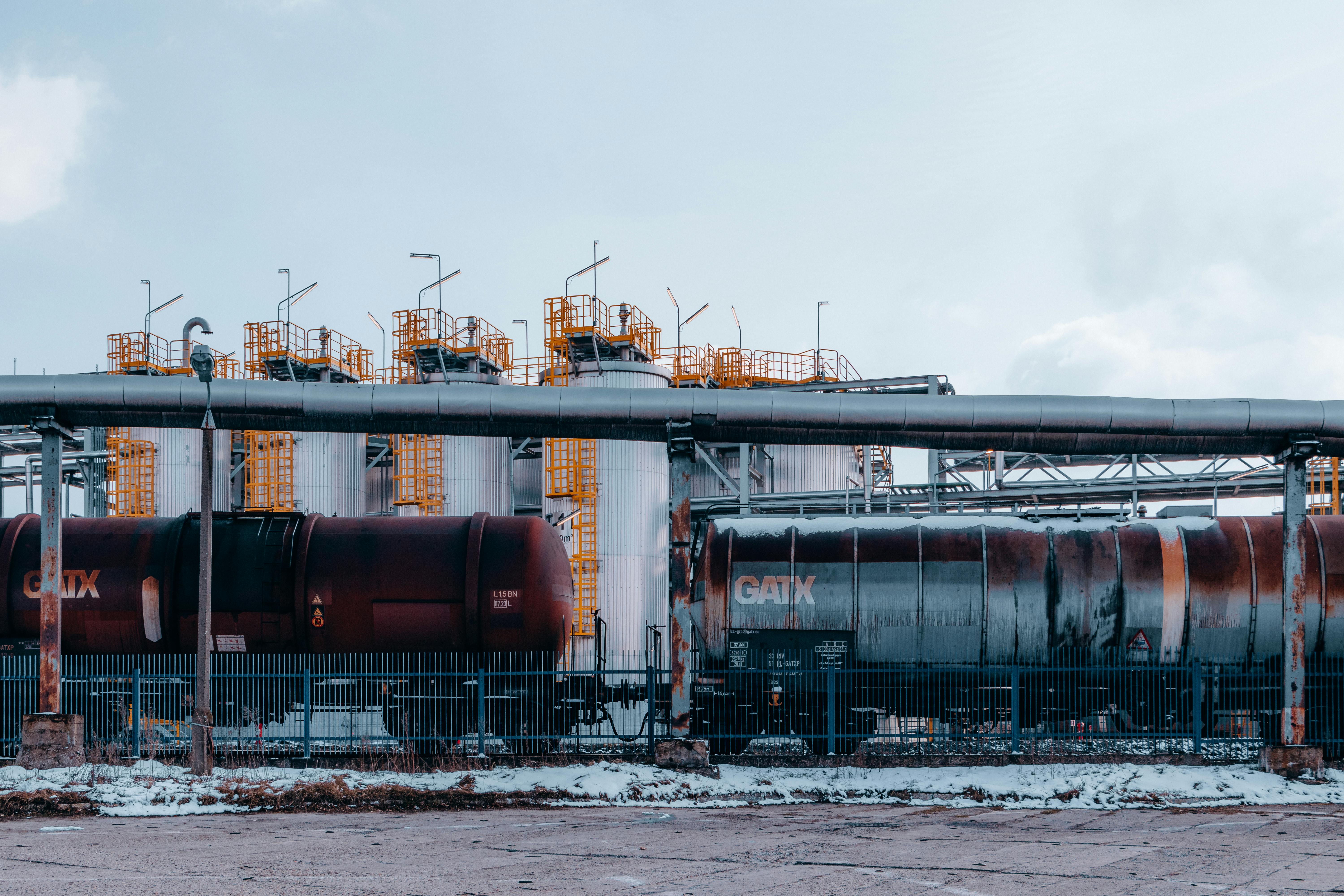 Industrial fuel storage and transport tanks